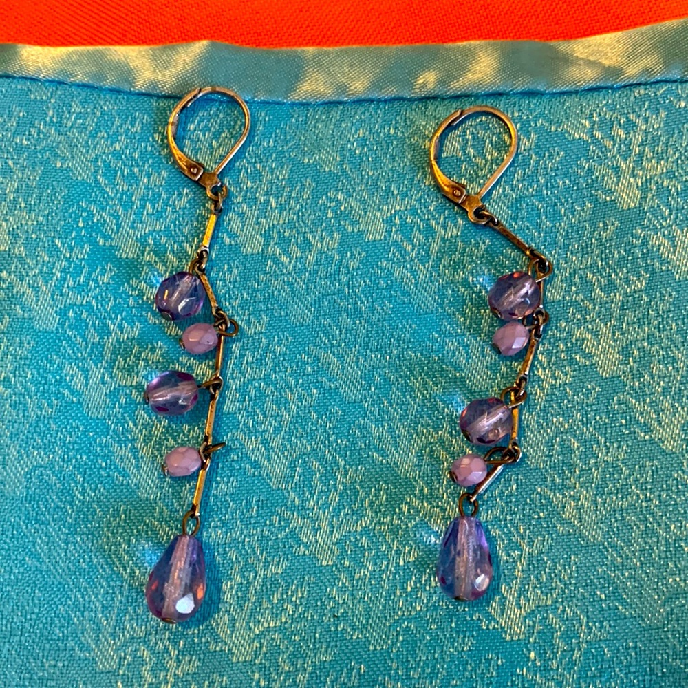 Adorable beaded dangly earrings